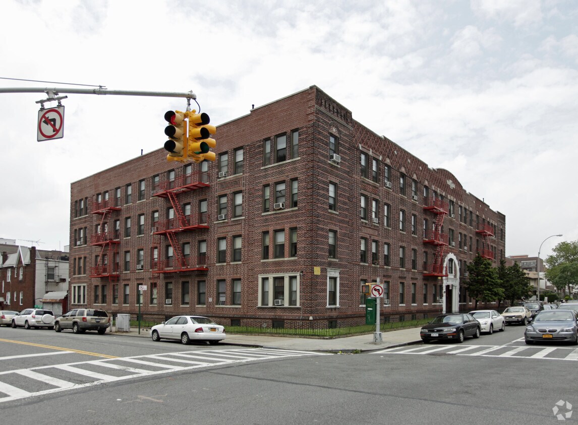 Building Photo - 1668-1684 W 6th St