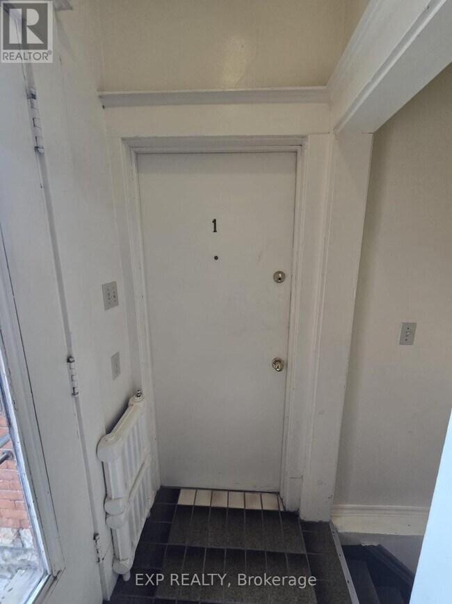 Building Photo - 453-453 Lewis St
