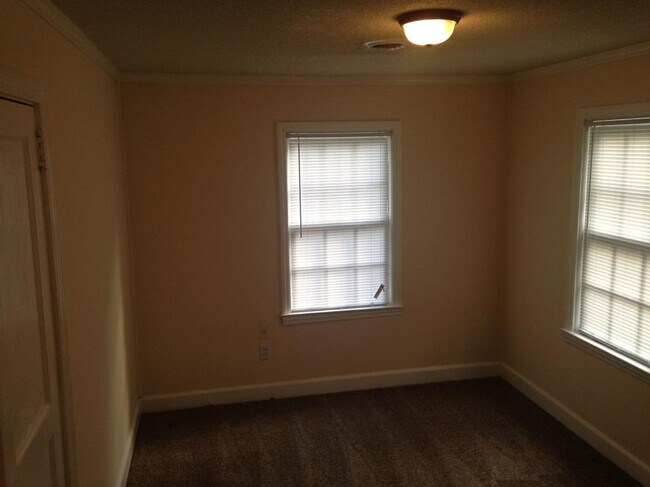 Bedroom 1 - 1725 King Woods Dr, APT B