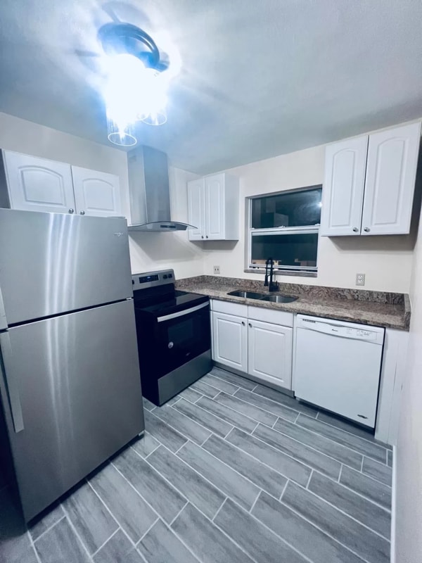 Foto del edificio - 5645 Central Ave