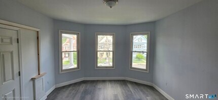 Building Photo - 379 Sigourney St