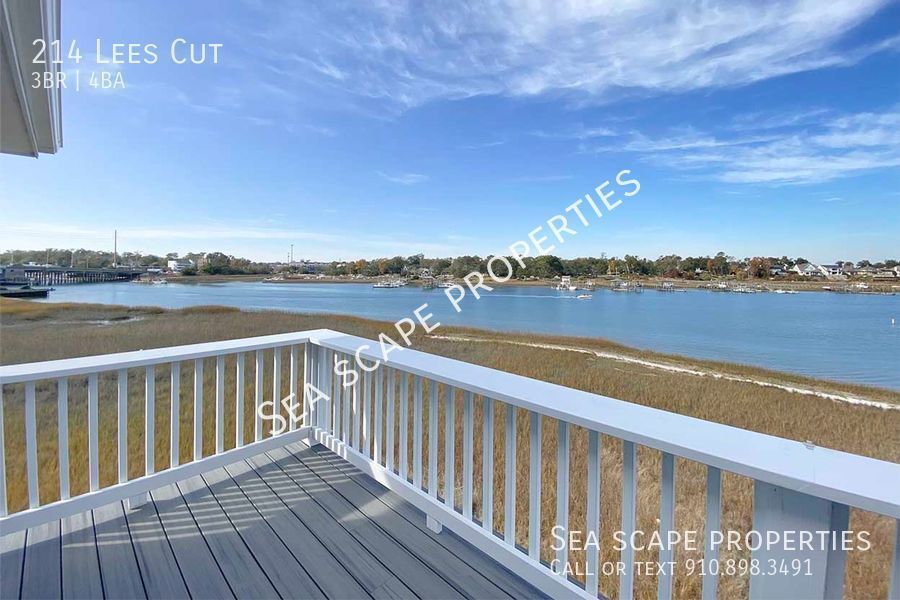 Primary Photo - LUXURY Waterfront Townhome located on the ...