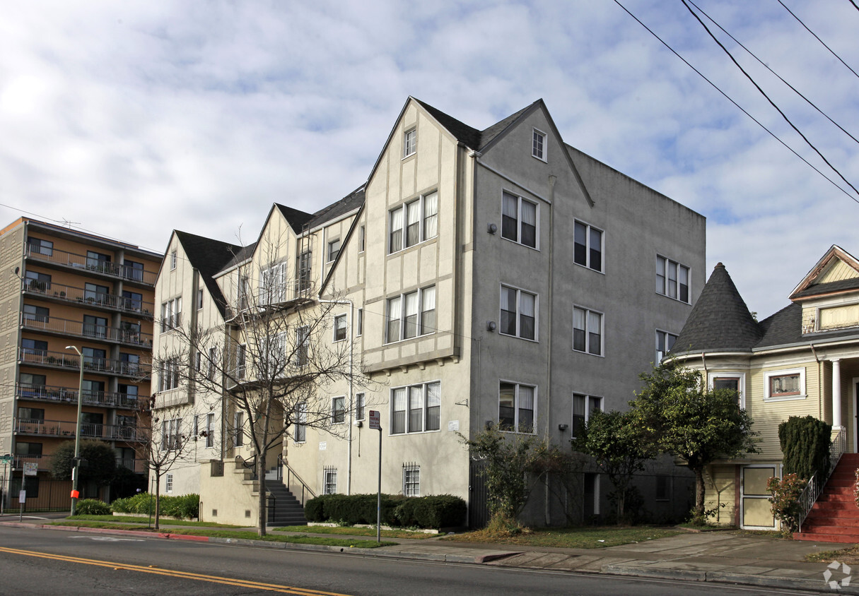 Building Photo - 2317 Fruitvale Ave