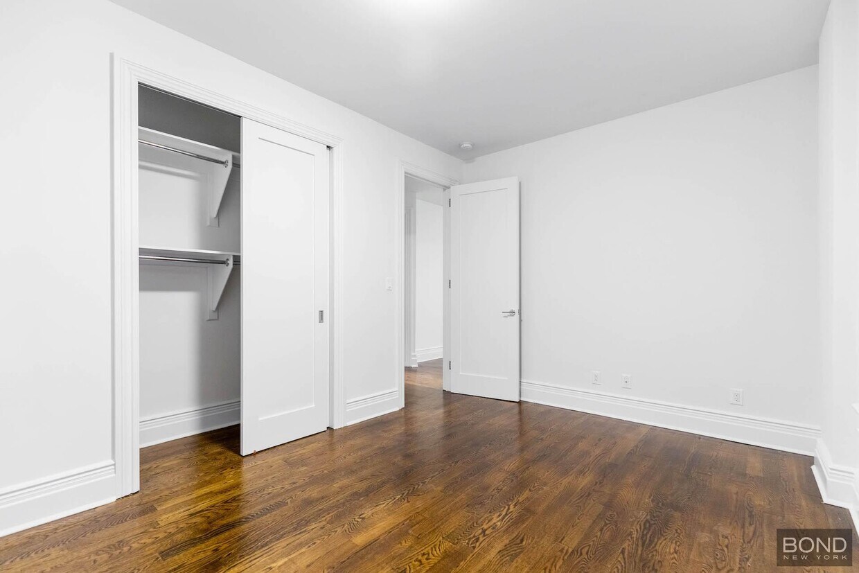 Foto del edificio - 145 W 55th St