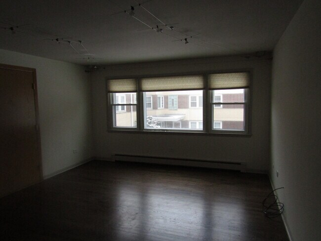 Building Photo - 8511 W Bryn Mawr Ave