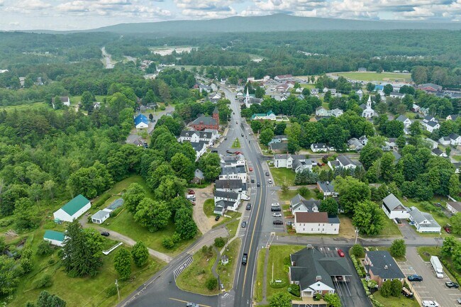 Foto del edificio - 136 Main St
