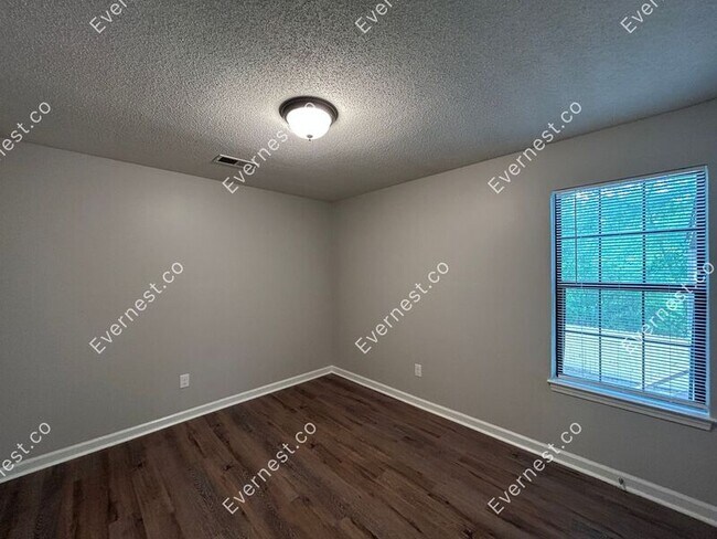 Building Photo - 6832 Maury Dr