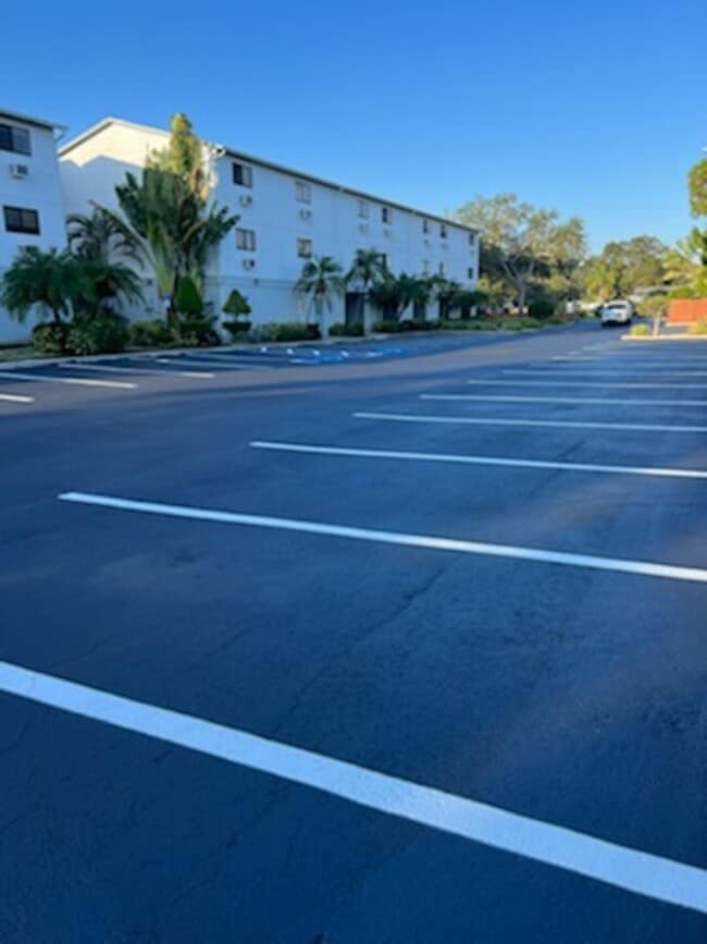 Building Photo - Seminole Vista