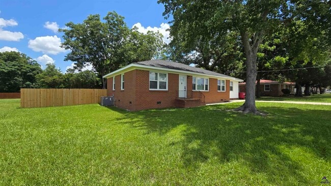 Building Photo - 412 N Houston Lake Blvd