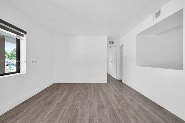 Building Photo - 14970 Leisure Dr