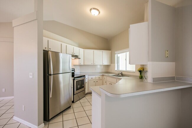 Building Photo - 2207 SW 12th Pl