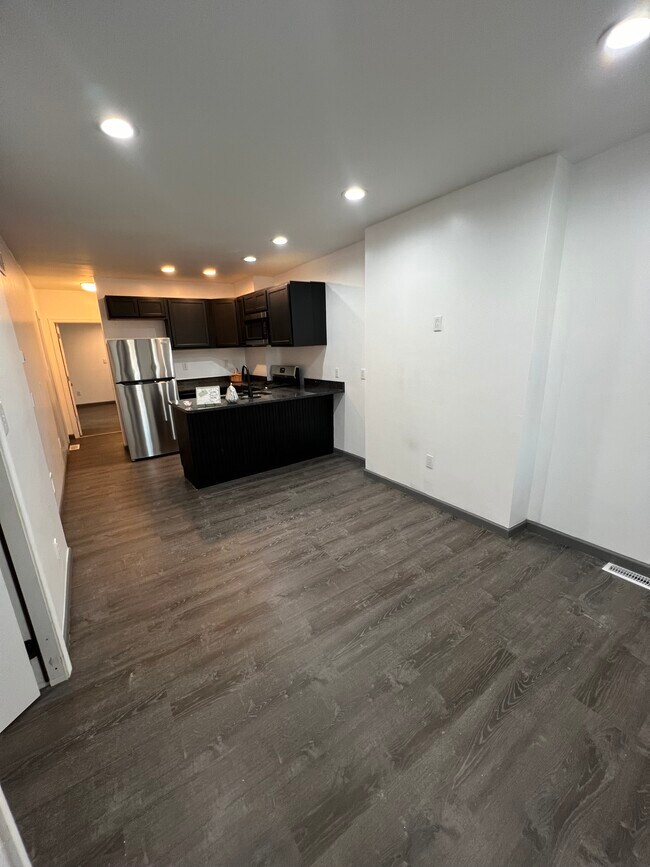 Foto del edificio - 406 E 12th St