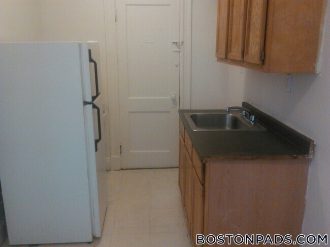 Building Photo - 1167 Boylston St