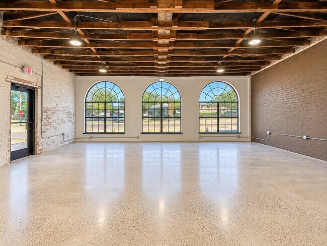 Building Photo - 115 W Kilpatrick St