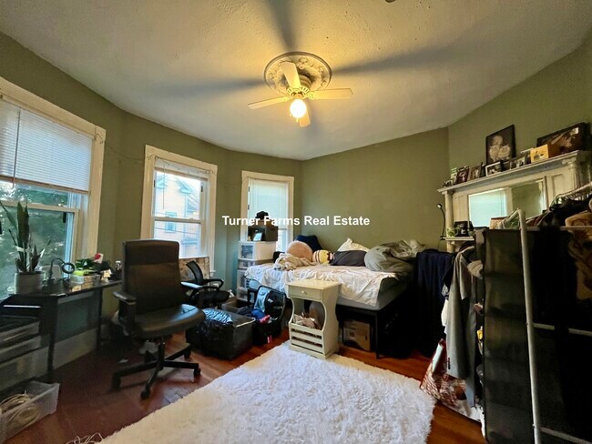 Foto del edificio - 12 Bucknam St