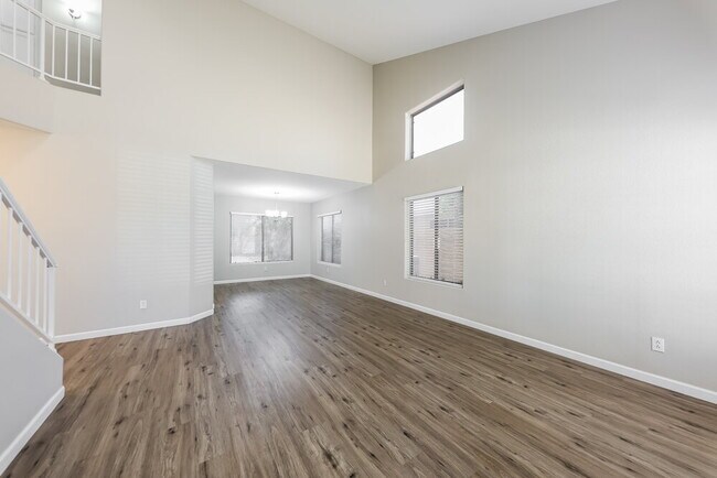 Building Photo - 8557 W Voltaire Ave