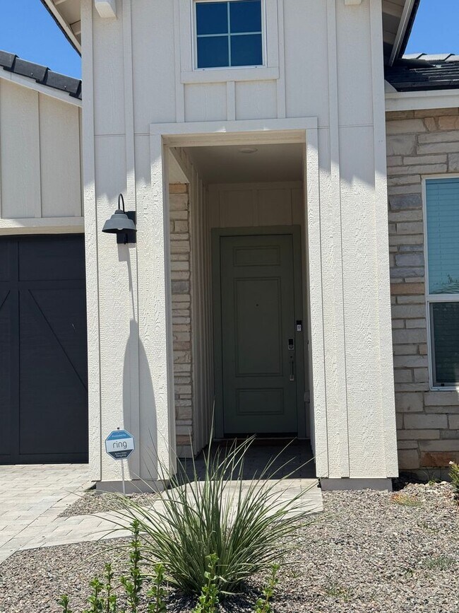 Foto del edificio - SINGLE LEVEL HOME IN CAMINO LAGO