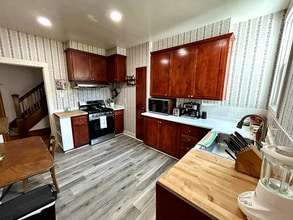 Building Photo - 2127 Cabrillo St