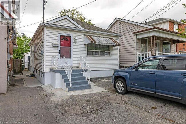 Building Photo - 201 E 23rd St