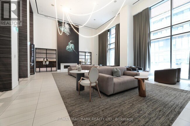 Photo du bâtiment - 39 Roehampton Ave