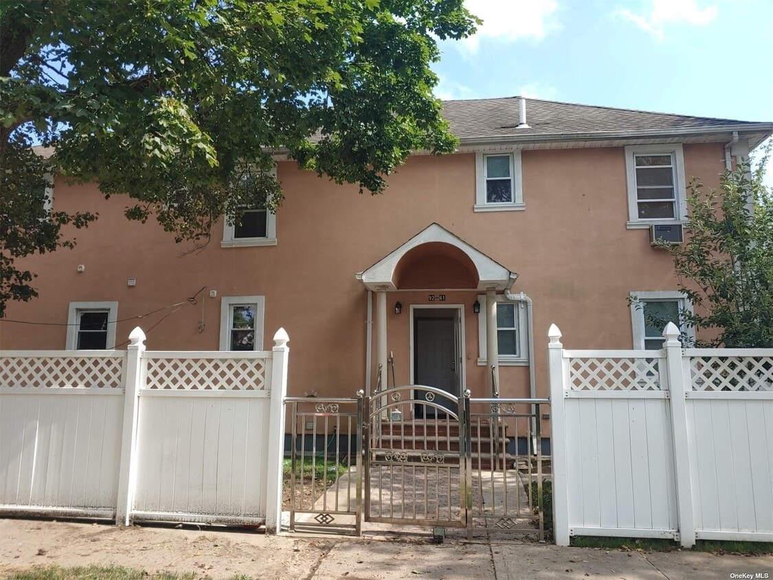 9261 224th St, Queens, NY 11428 House Rental in Queens, NY