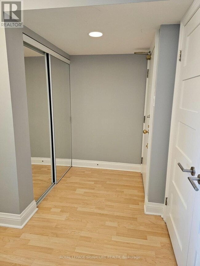 Building Photo - 92 King St E