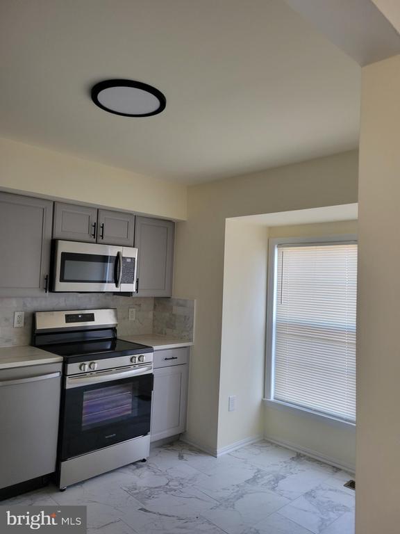 Foto del edificio - 56 Joyceton Way