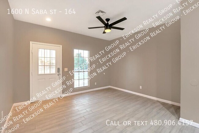 Foto del edificio - 1600 N Saba St