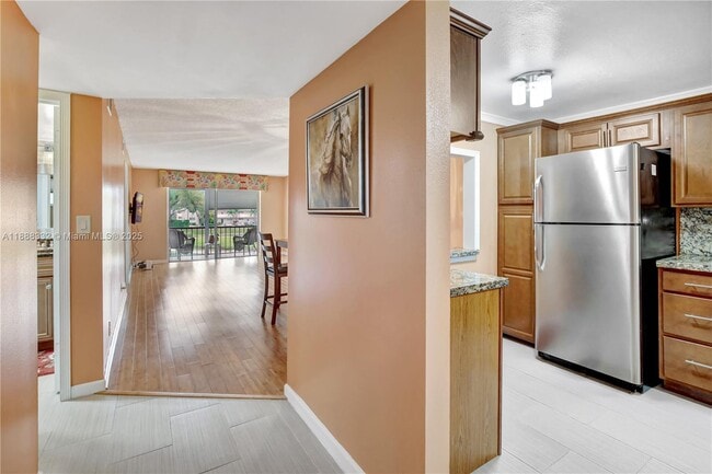 Foto del edificio - 8980 S Hollybrook Blvd