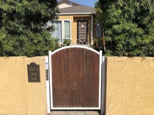Foto del edificio - 1644 S Garth Ave