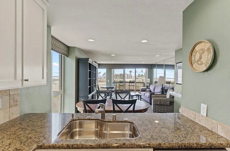 999 N Pacific St Unit F14,Oceanside, CA, Oceanside, CA 92054 Room for