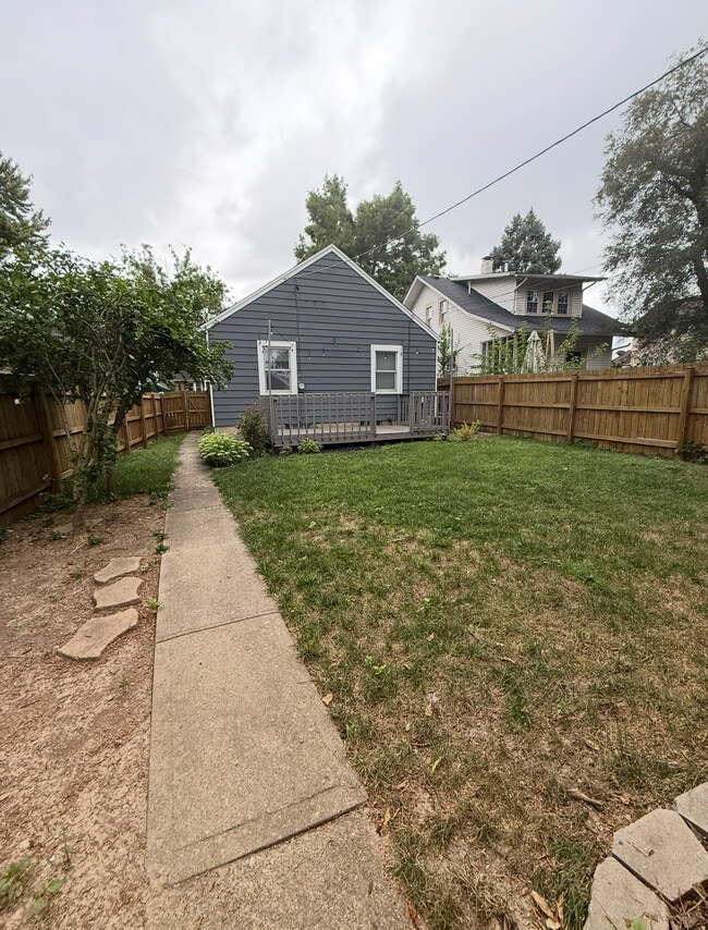 Building Photo - 133 Marlboro Pl
