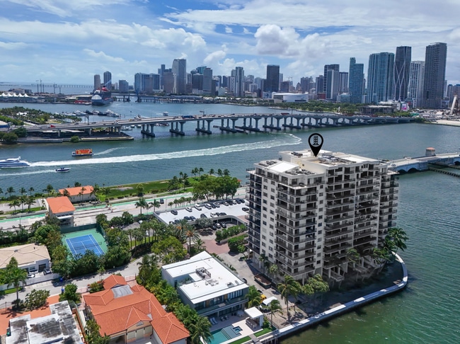 Foto del edificio - 801 N Venetian Dr