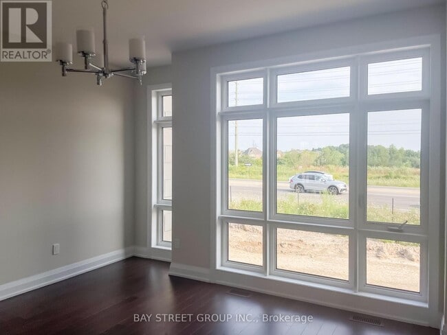 Building Photo - 993 Crowsnest Holw