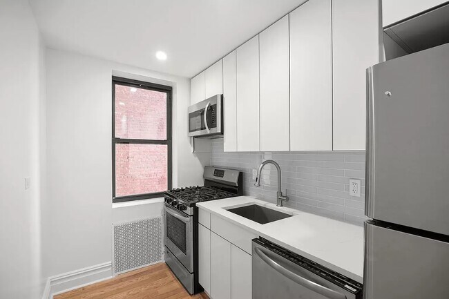 Foto del edificio - 97-25 64th Ave