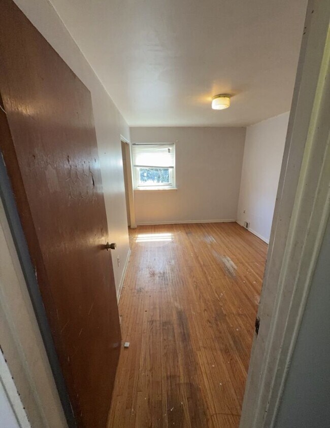 Building Photo - 2607 Tremont St