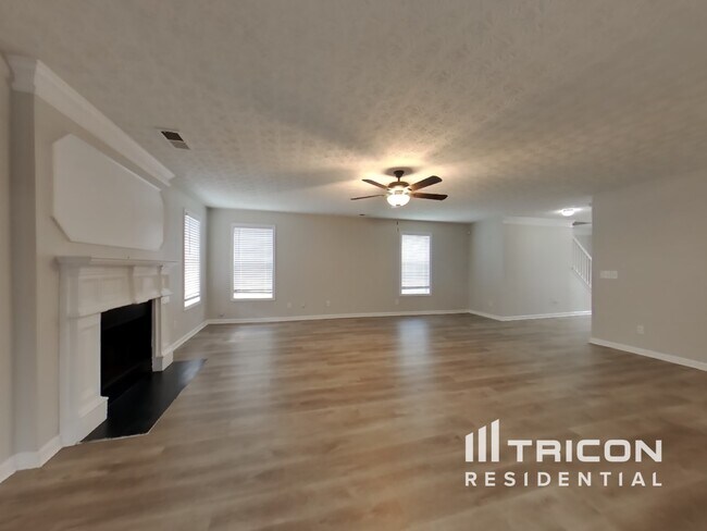 Building Photo - 4003 Riverside Pkwy
