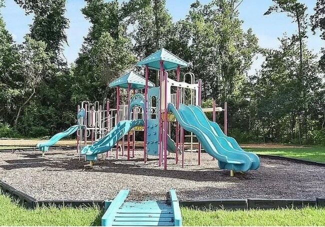 Building Photo - 8201 Green Parrot Rd