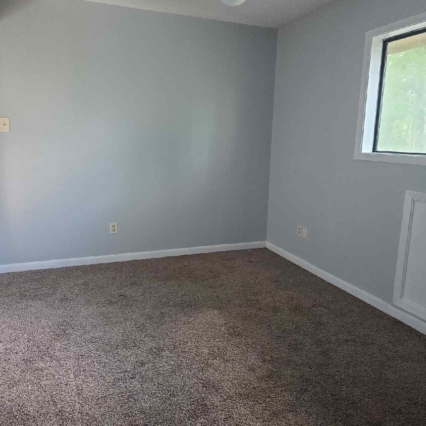 Building Photo - 501 Kennon Ln