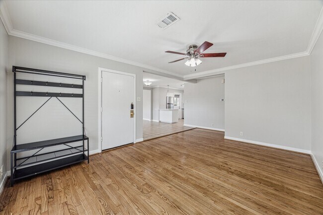 Foto del edificio - 4118 Gardendale Dr