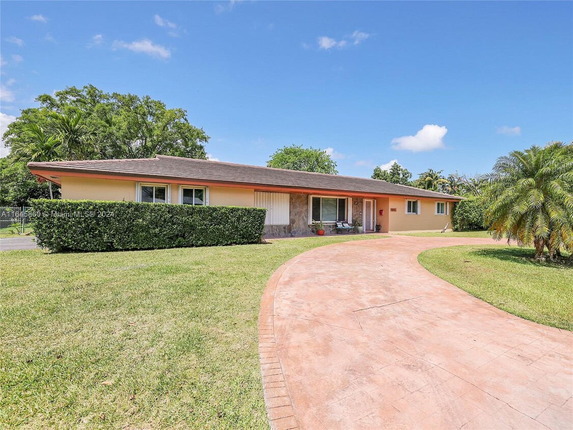 Foto principal - 8817 SW 153rd Ter