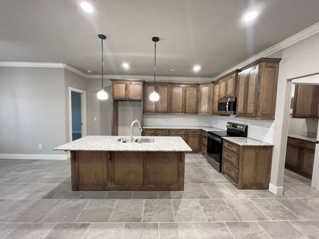 Foto del edificio - Single-Family Home- Well-Sought after Coop...