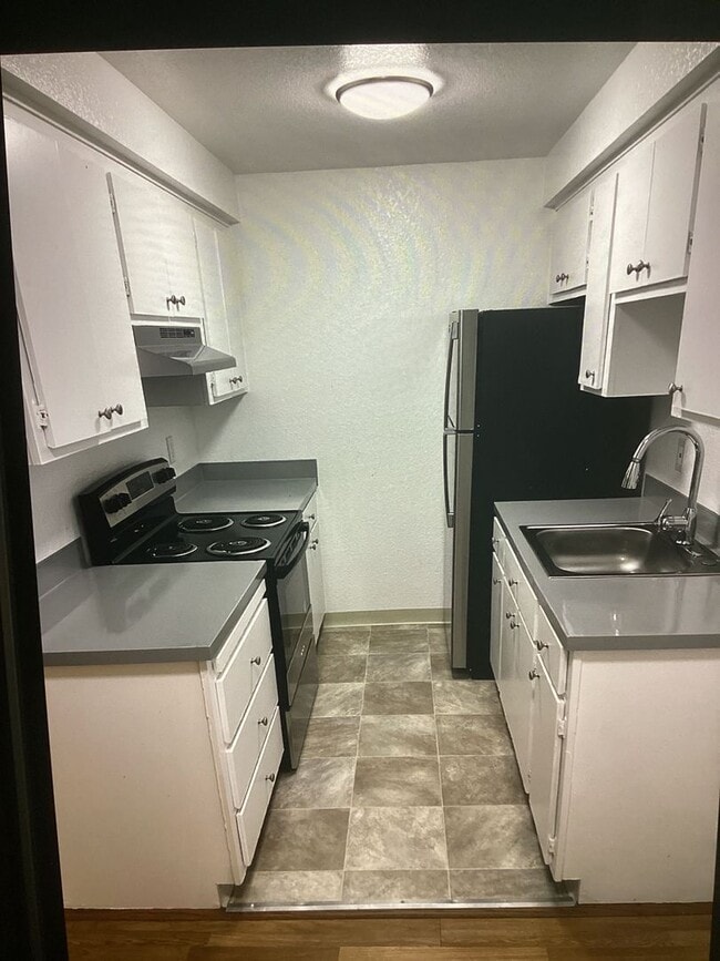 Interior Photo - Arise Station