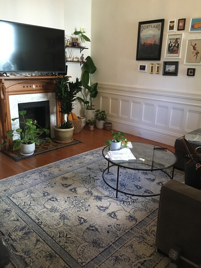 Living Room - 2202 Divisadero St