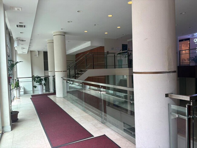 Foto del edificio - 140-22 Beech Ave