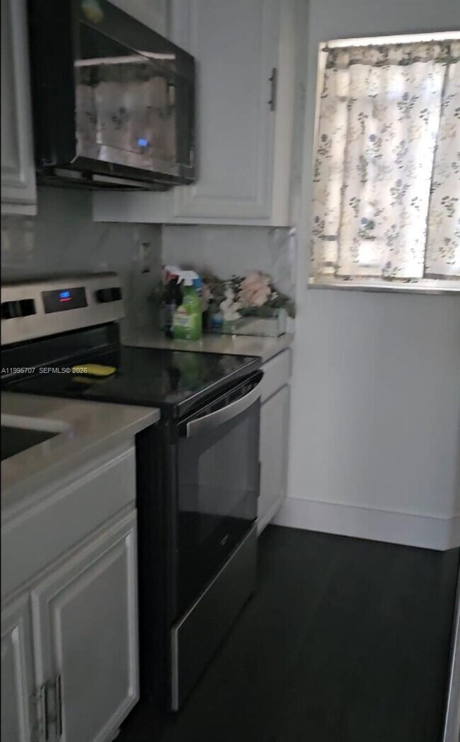 Foto del edificio - 6055 W 19th Ave