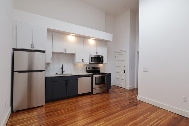 Kitchen/Living - 210 E Grace St