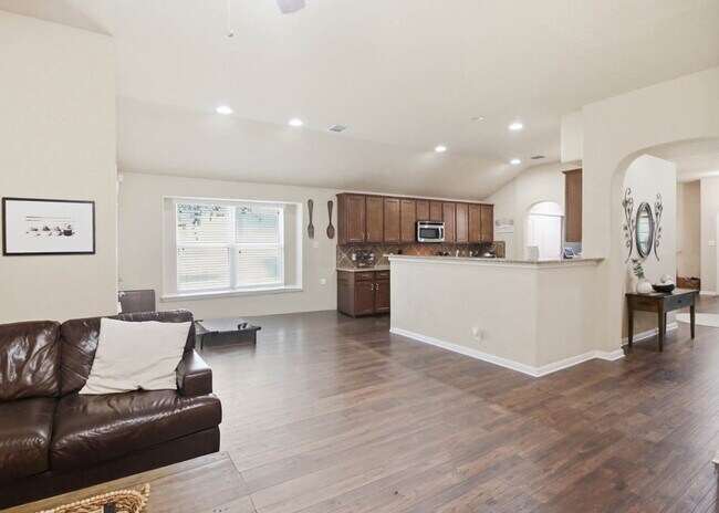 Building Photo - Dual Primary Suites, Screened Porch, and Office in Highland Grove