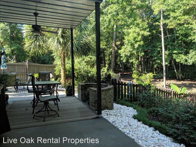 Building Photo - 212 Maplewood Ridge Ct
