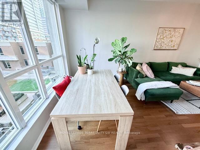 Photo du bâtiment - 628 Fleet St